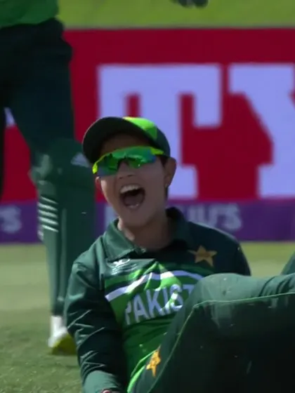 WICKET: Anam Amin gets the huge wicket of Mandhana