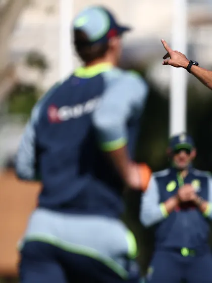 Starc eyes Kapil Dev's mark as Aussies focus on Bangladesh