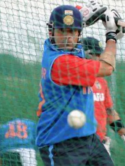 Injured Tendulkar to be replaced by Badrinath