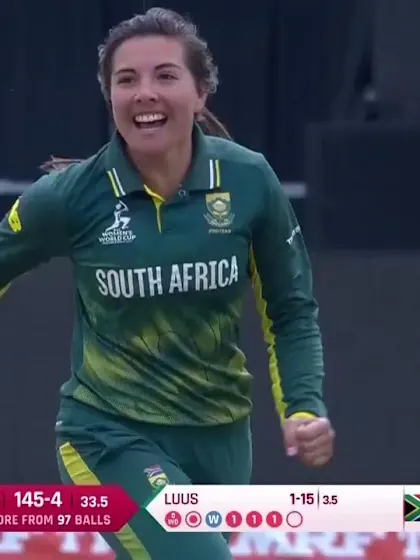 WICKET: Natalie Sciver is castled by Sune Luus for 3