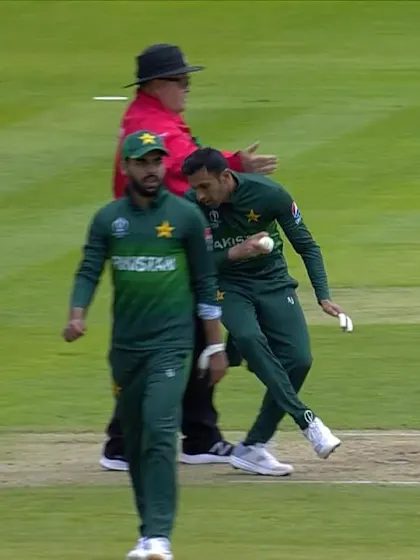 CWC19: IND v PAK - Shoaib nearly runs into the umpire