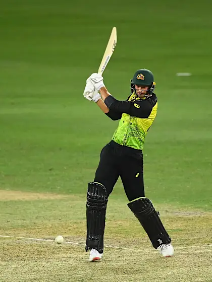 Agar hits consecutive sixes