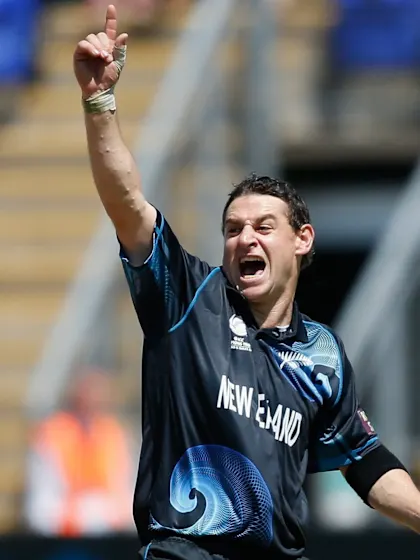 New Zealand scrapes home in thriller