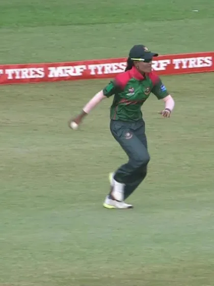 SL v BAN: Hasini Perera caught off Khadija tul Kubra
