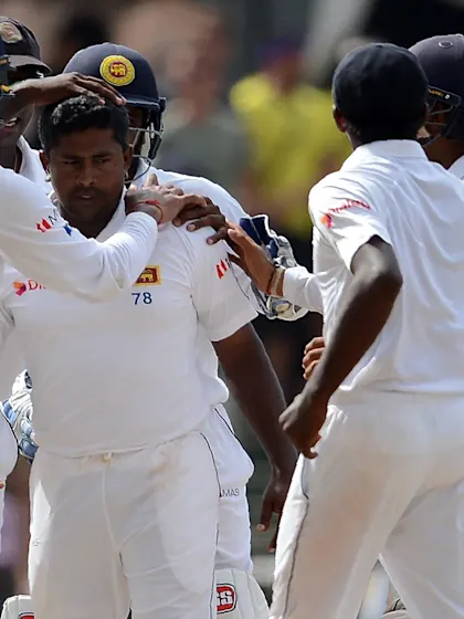 Seven-star Herath sets up Sri Lankan sweep