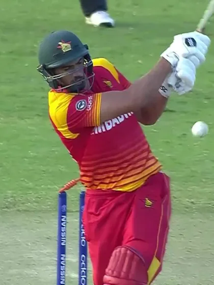Graeme Cremer bowled by Naveed