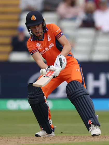 Babette De Leede with a clever scoop | Women's T20WC 2026