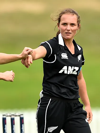 White Ferns call up uncapped duo as brave Kerr takes break
