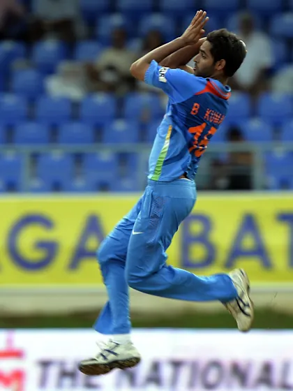 Bhuvneshwar leads India into final