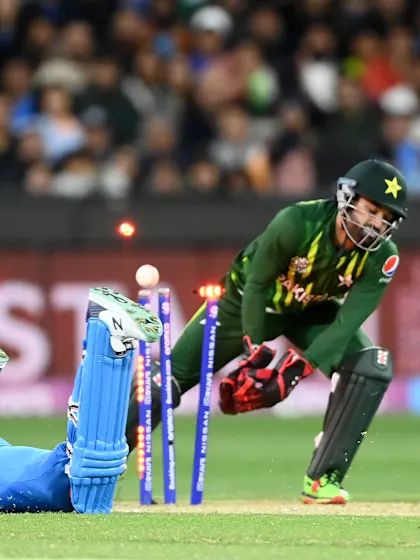 Babar Azam fumble and desperate dive can't save Axar Patel | T20WC 2022