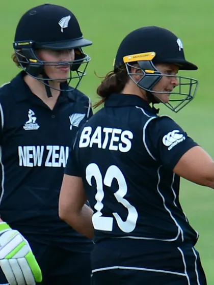 Huddleston, Bates power New Zealand Women to victory
