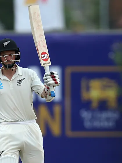 Gritty Watling rescues Kiwis after Sri Lankan spinners shine
