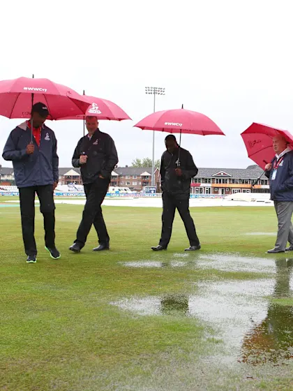 New Zealand, South Africa share points after washout