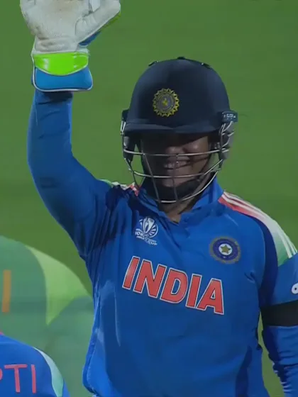 Sophie Molineux - Wicket - India Women vs Australia Women