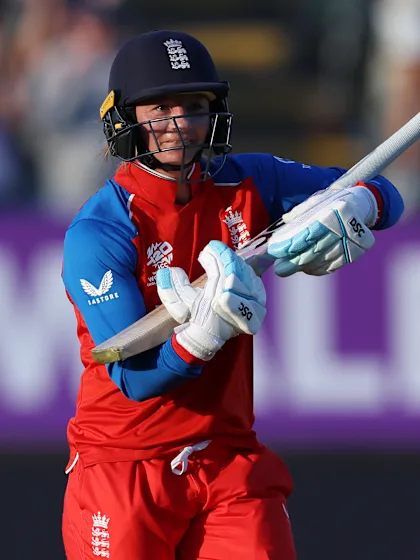 WYATT-HODGE INSPIRES ENGLAND TO OPENING-DAY VICTORY AGAINST SRI LANKA
