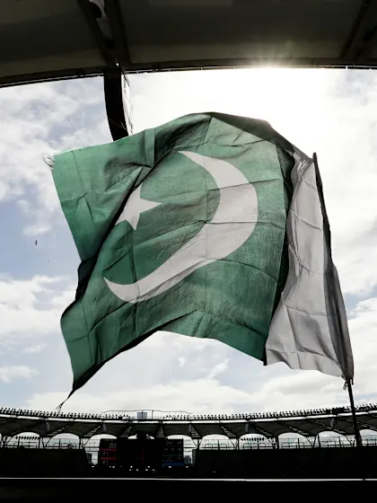 Preview: Pakistan take on Bangladesh in crucial bout for semi-final spot