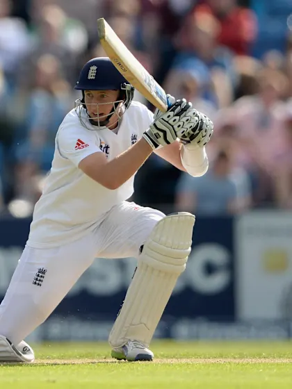 Root century takes England past 300