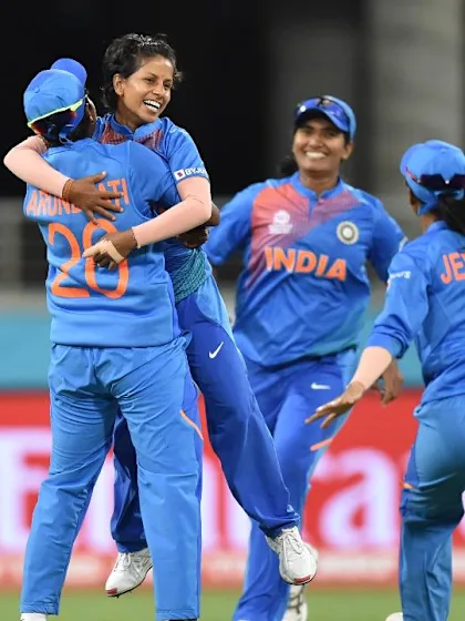 WT20WC: Aus v Ind – Yadav returns 4/19