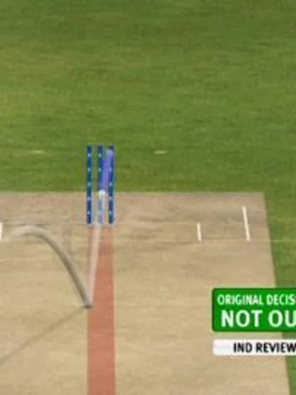 M6: Ravindra Jadeja bowling
