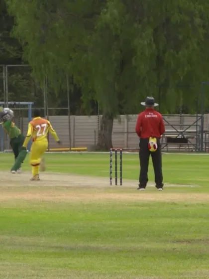 U19 CWC Africa Q: Uganda v Nigeria: Uganda's Trevor Bukenya returns 4/24