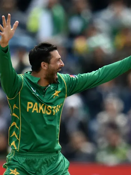 WICKET: de Silva falls to Junaid for 1