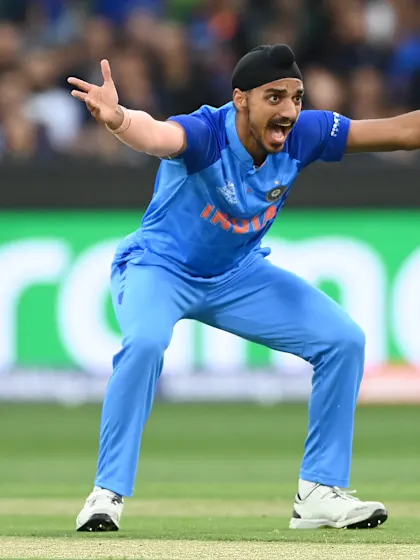 Gone first ball! Babar Azam beaten by Arshdeep Singh swing | T20WC 2022