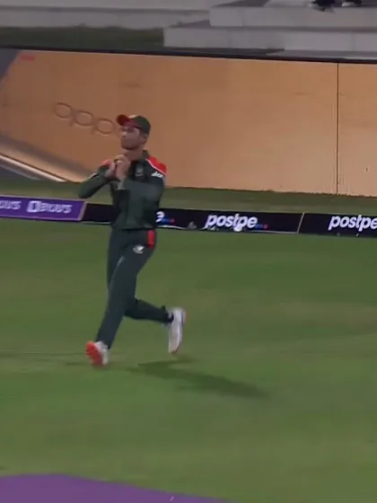 Shakib and Mahmudullah combine for two wickets