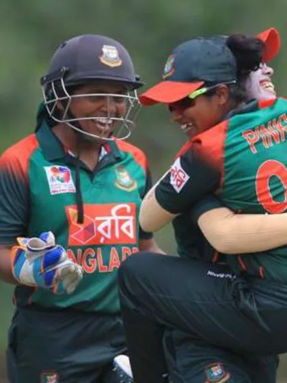 Bangladesh stun India in cliff-hanger to win title