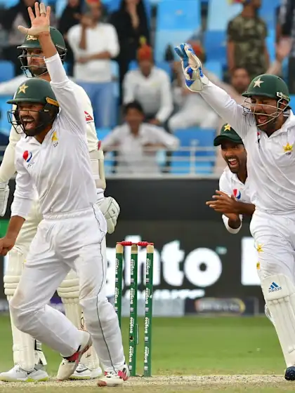 Pressure on Pakistan against resurgent Australia