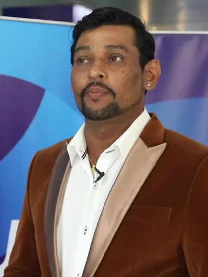 Tillakaratne Dilshan makes an appearance as ICC Cricket World Cup Trophy Tour stops off in Sri Lanka