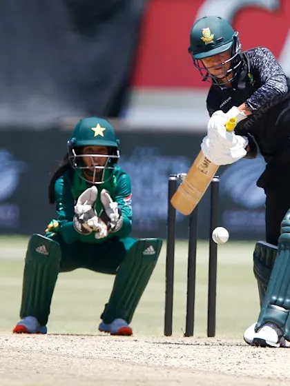 South Africa battle to 13-run win over Pakistan