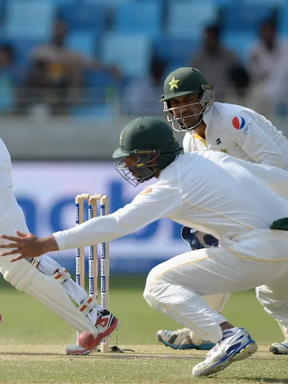 Root resolute as England pushes ahead