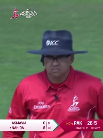 WICKET: Asmavia Iqbal falls to Mansi Joshi for 0