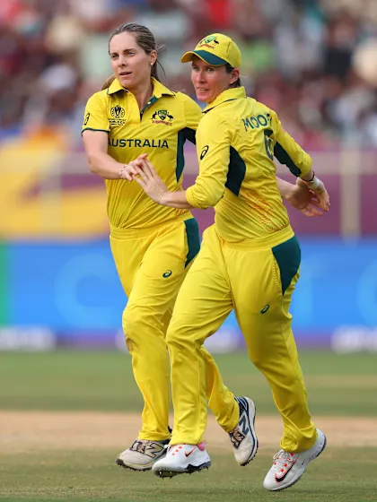 Molineux gets the big wicket of Mandhana | CWC25