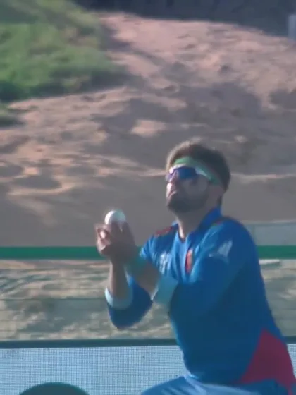 Naveen tricks van Lingen with a slower ball