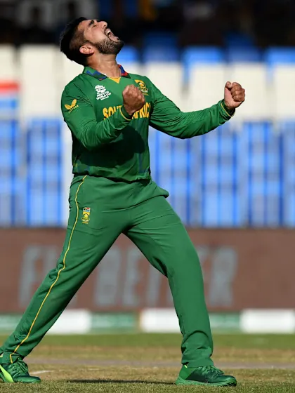Shamsi gets the better of Hasaranga