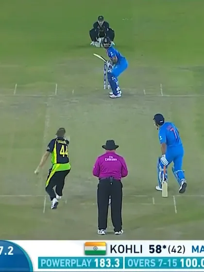 Virat Kohli chase down Australia with a big six | Greatest Moments