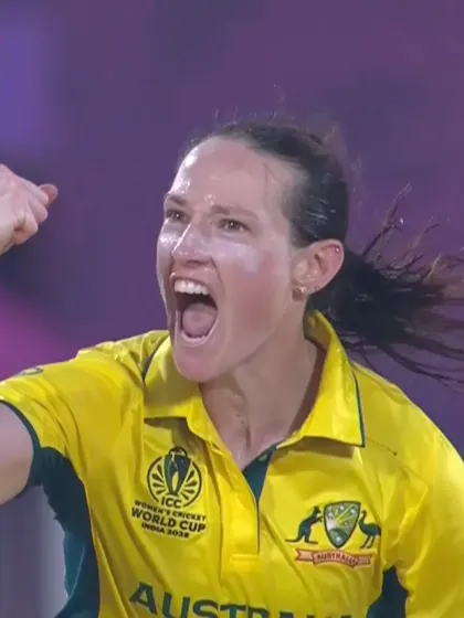 Schutt gets the better of Harmanpreet | CWC25