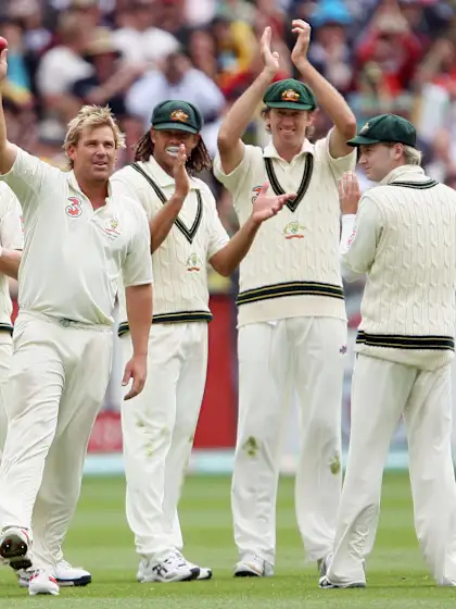 Shane Warne takes 700th Test wicket