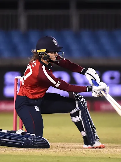 Amy Jones half-century blasts England to 4-0 lead