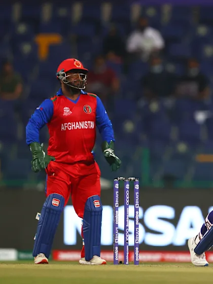 KL Rahul launches as India fly out of the blocks