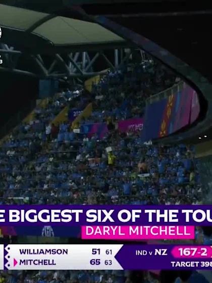 POTD: Darly Mitchell strikes the biggest six of the tournament