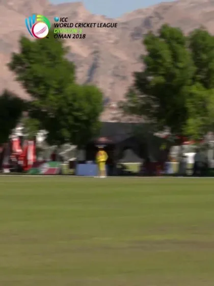 WCL Div 3: Uganda v Singapore – Tidy catch off a skier