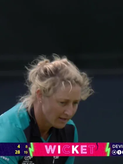 Sune Luus - Wicket - South Africa vs New Zealand