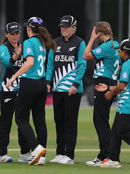 Jess sends back Wolvaardt | Women's T20WC 2026 warm-ups