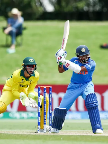 India claim comprehensive opening win over Australia