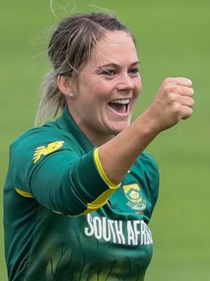 Van Niekerk stars with the ball again as South Africa beats Sri Lanka