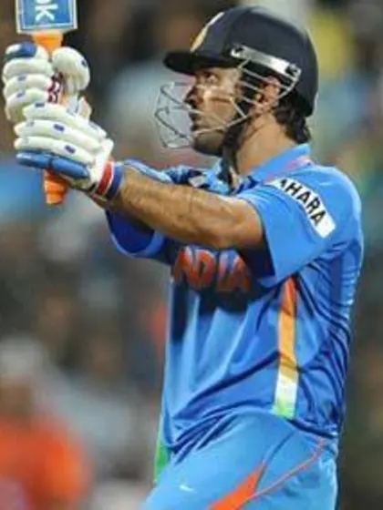 Dhoni's World Cup bat auctioned