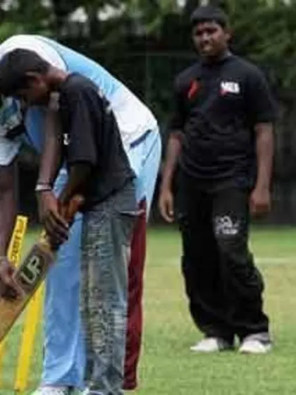 Cricket encourages young people to Think Wise