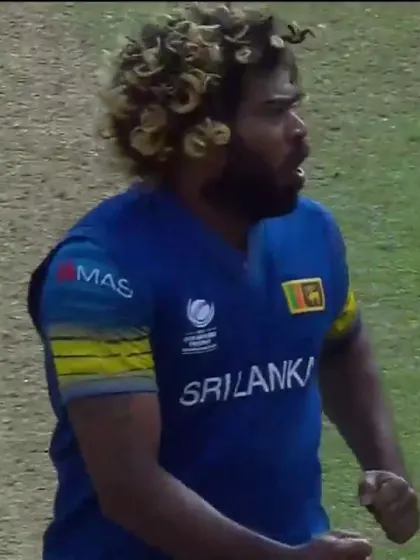 WICKET: Malinga traps Malik with a short one for 11